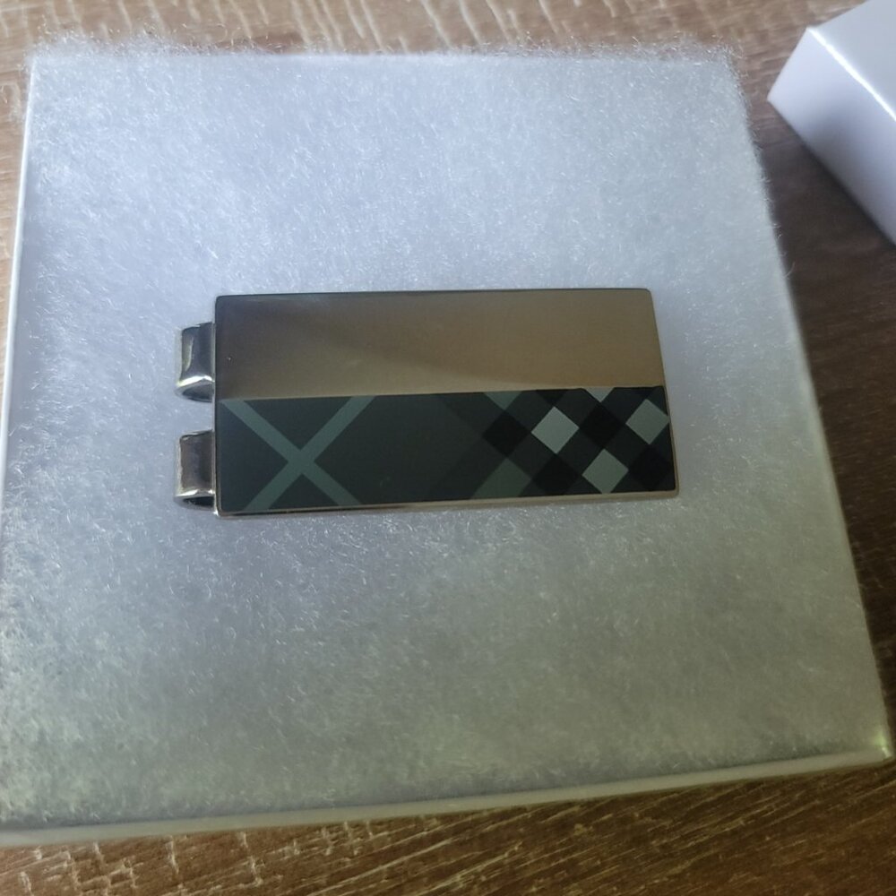 BURBERRY Men's Enamel Checkblock Money/Tie Clip - Brand new (Gift Box included) - Picture 4 of 6